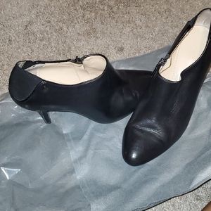 Calvin Klein heels 👠